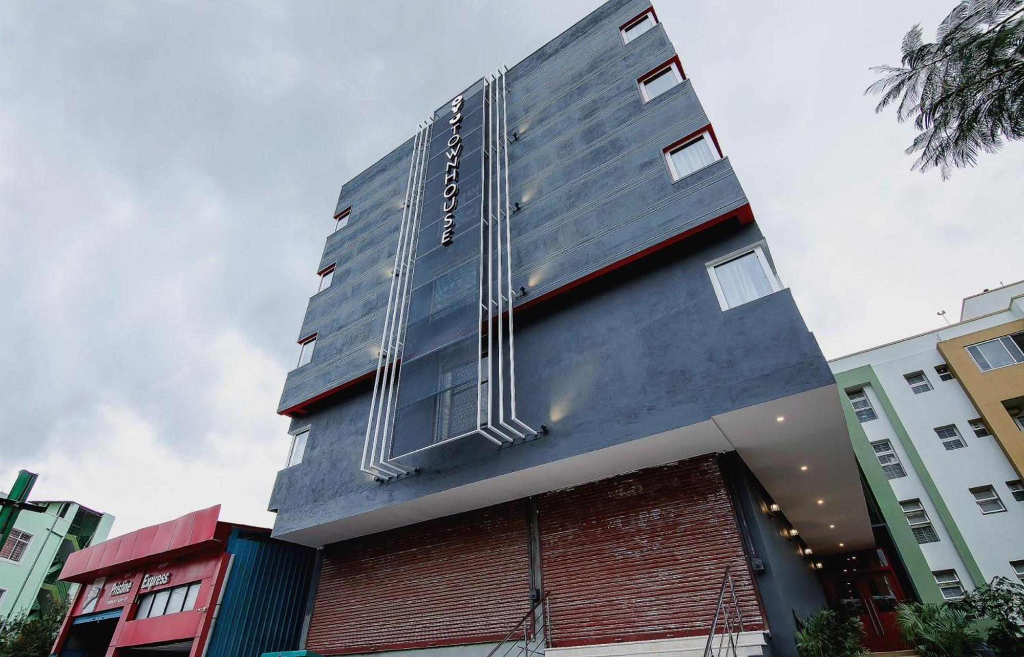 โอโย ทาวน์เฮาส์ 038 พนัสวตี 100ฟุตโร้ด Hotel บังกาลอร์ ภายนอก รูปภาพ